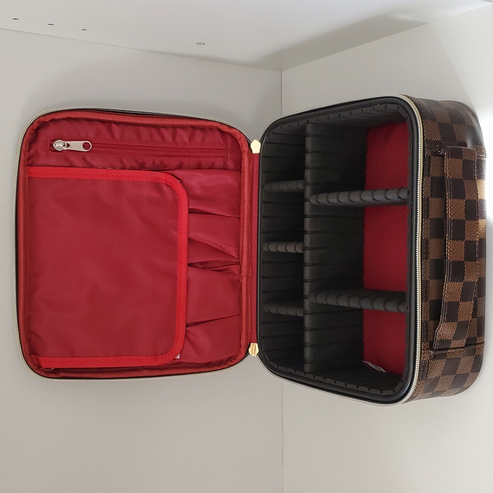 Brown Checkered Makeup Bag NWOT Adjustable Compartment - Picture 11 of 16